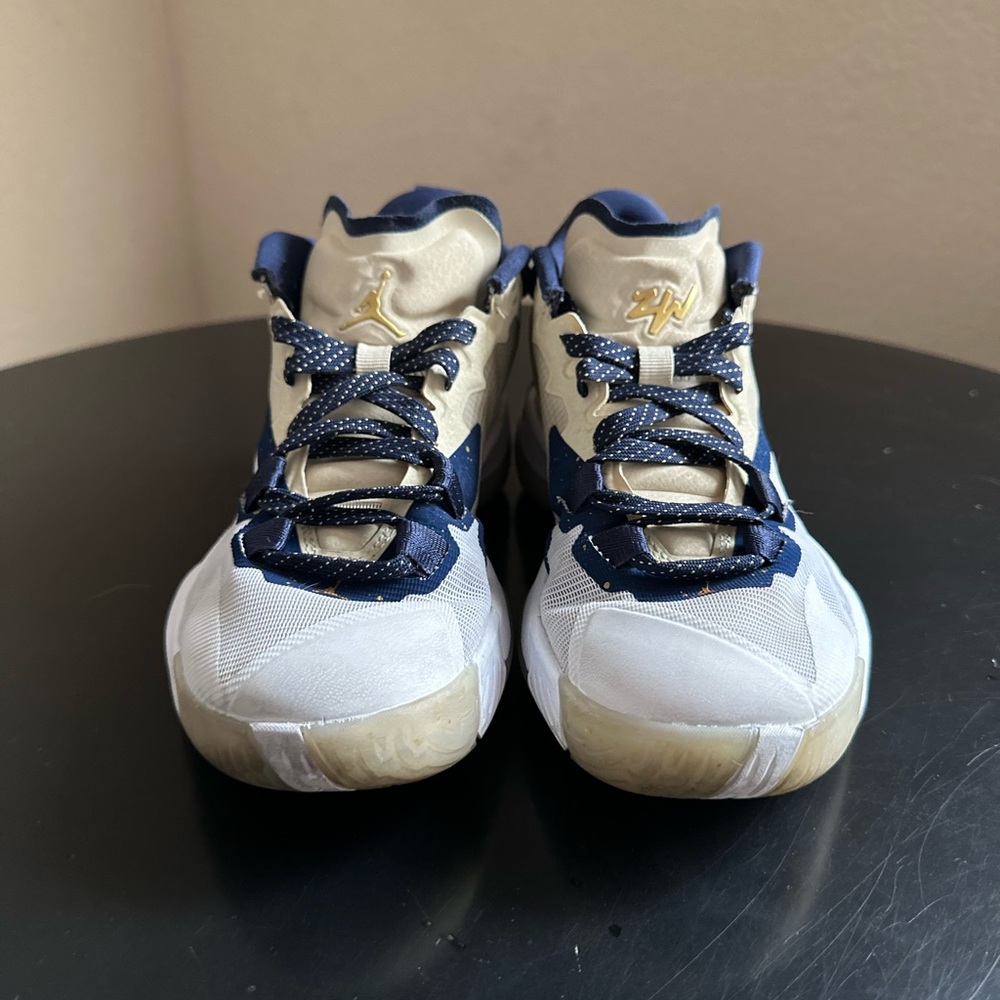 Jordan Zion 1 Boys Size 4